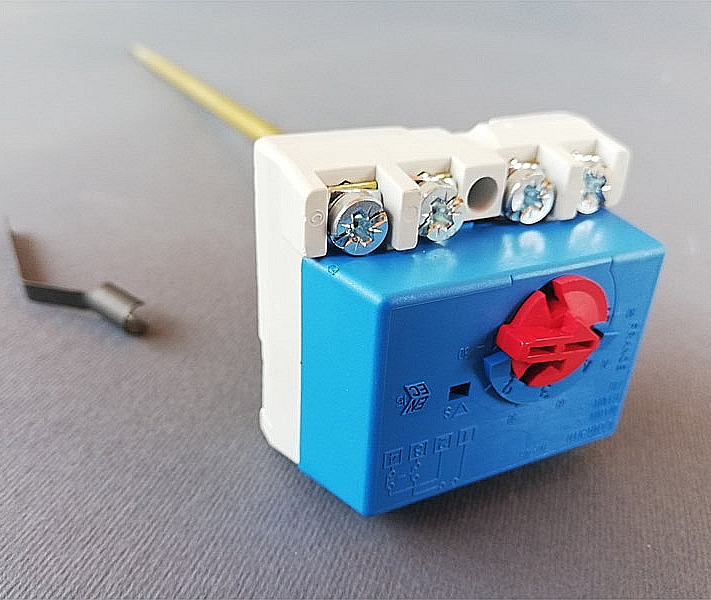 TERMOSTAT ŠTAPNI ZAMENA ZA DT-127 (za Tiki bojlere) sa opruznim drzacem TUS198 Cotherm